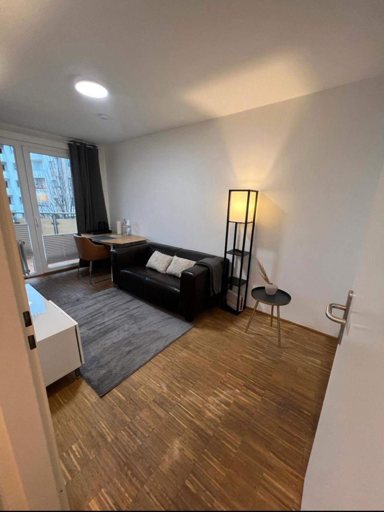 Medienhafen Apartment Direkt Am Zentrum Dusseldorf Ngoại thất bức ảnh